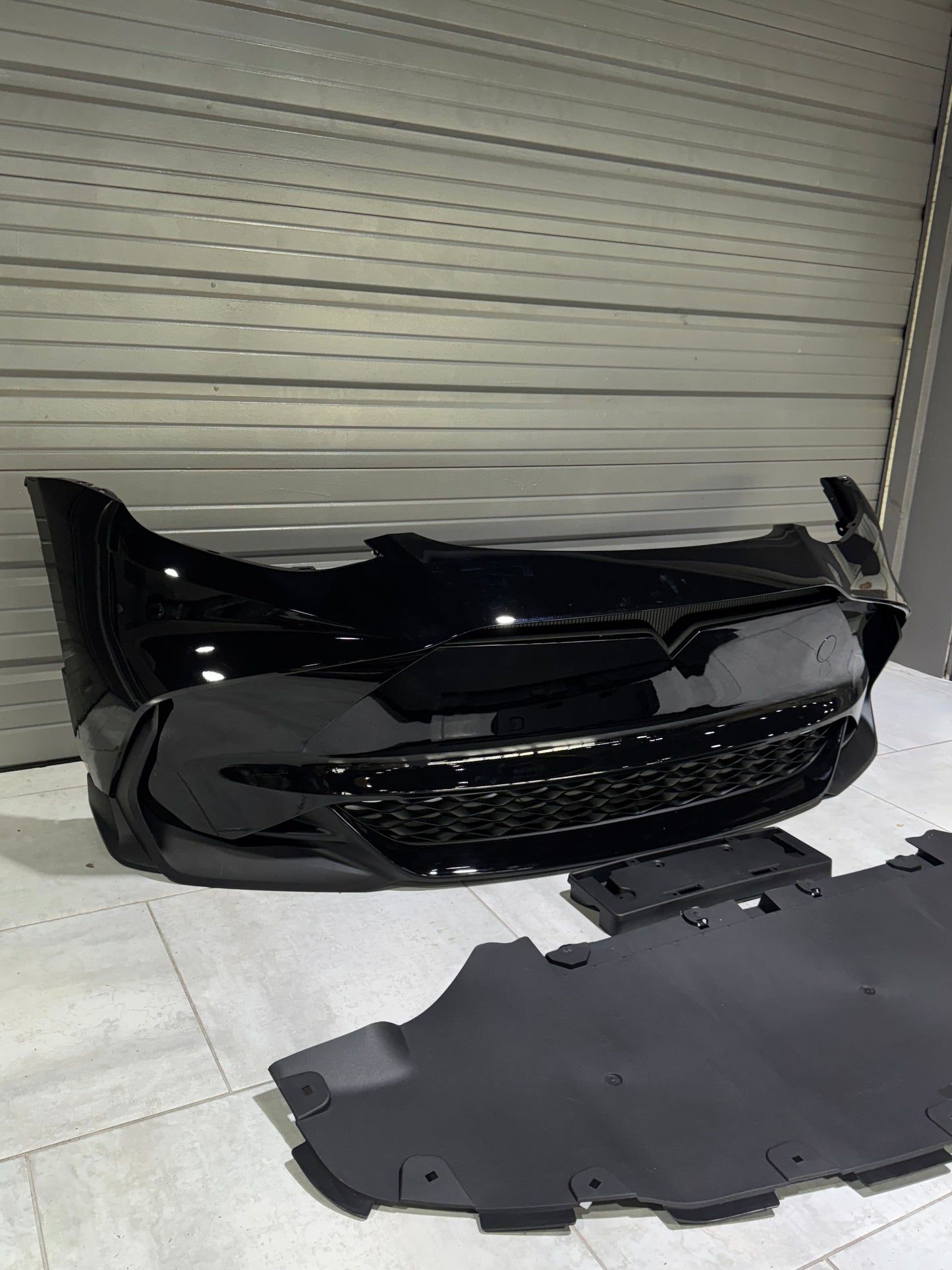 Tesla Model Y / Performance 2021-ON with Aftermarket Parts - Loong Flames Max Front Bumper PP from Yofer.co