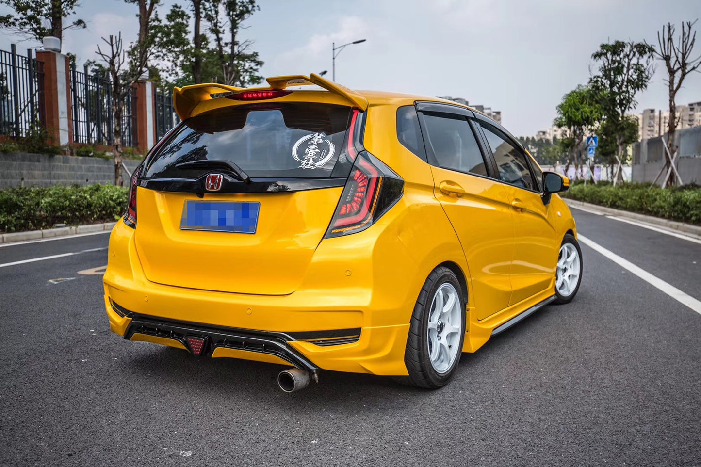 Honda Fit 3rd Gen GK3 GK4 GK5 GK6 GK7 GH7 GP5 GP6 2018 2019 2020 with Aftermarket Parts - Side Skirts PP from Yofer.co