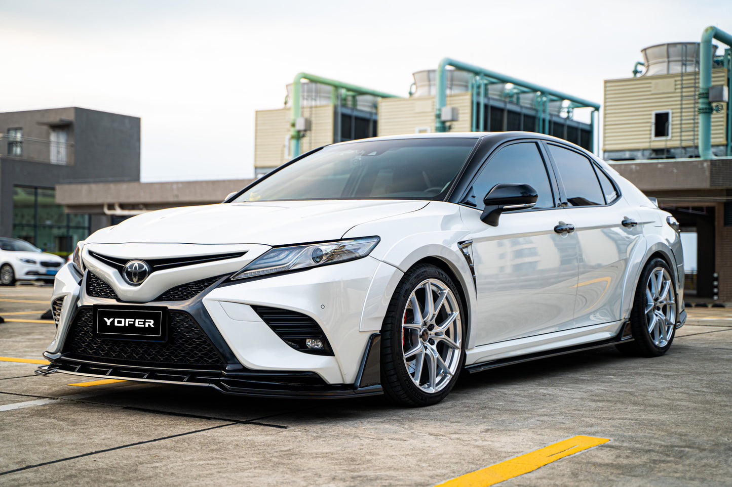 Toyota Camry 8th Gen XV70 TRD SE XSE LE XLE 2018-2024 with Aftermarket Parts - Side Skirts PP from Yofer.co