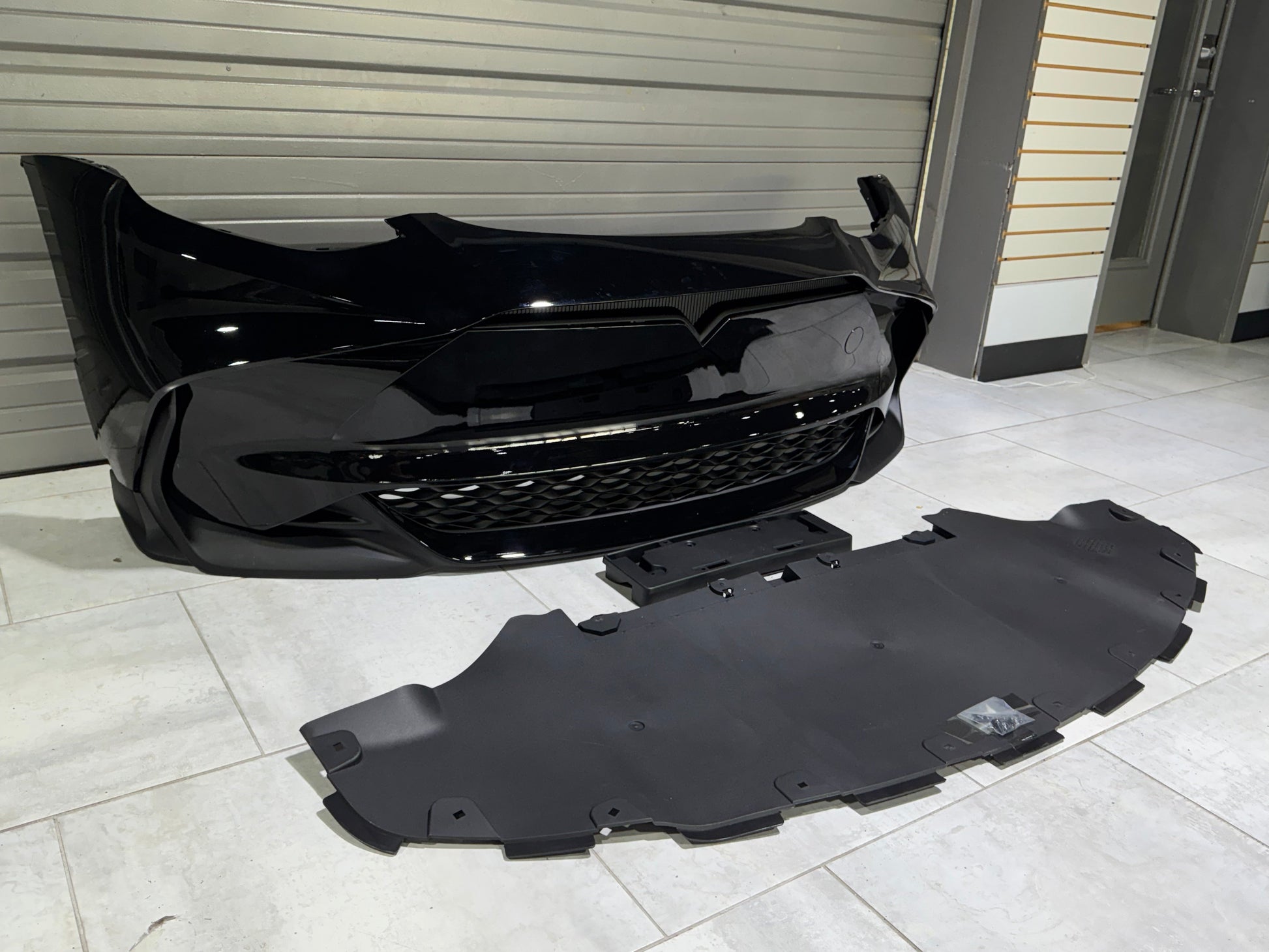 Tesla Model Y / Performance 2021-ON with Aftermarket Parts - Loong Flames Max Front Bumper PP from Yofer.co