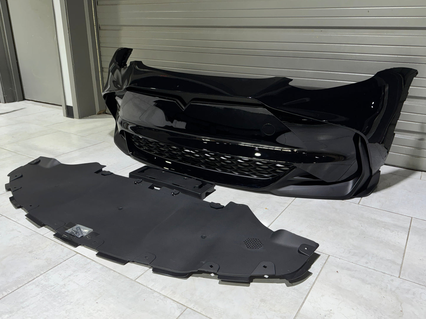 Tesla Model Y / Performance 2021-ON with Aftermarket Parts - Loong Flames Max Front Bumper PP from Yofer.co