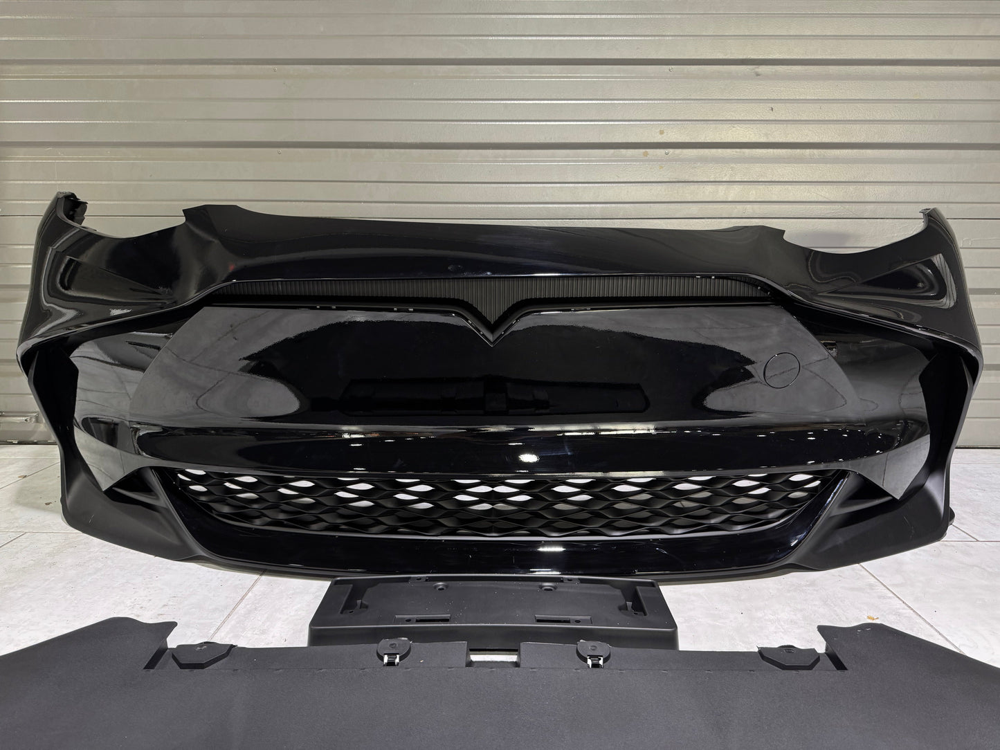 Tesla Model Y / Performance 2021-ON with Aftermarket Parts - Loong Flames Max Front Bumper PP from Yofer.co