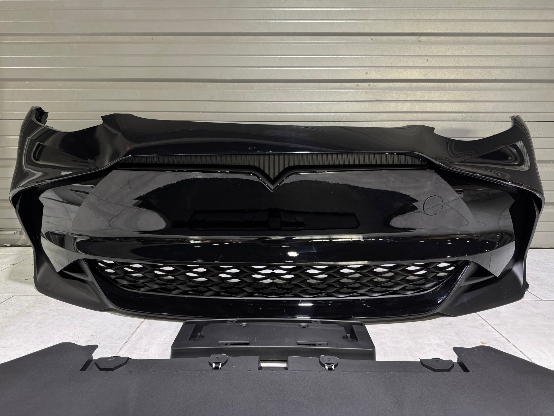 Tesla Model Y / Performance 2021-ON with Aftermarket Parts - Loong Flames Max Front Bumper PP from Yofer.co