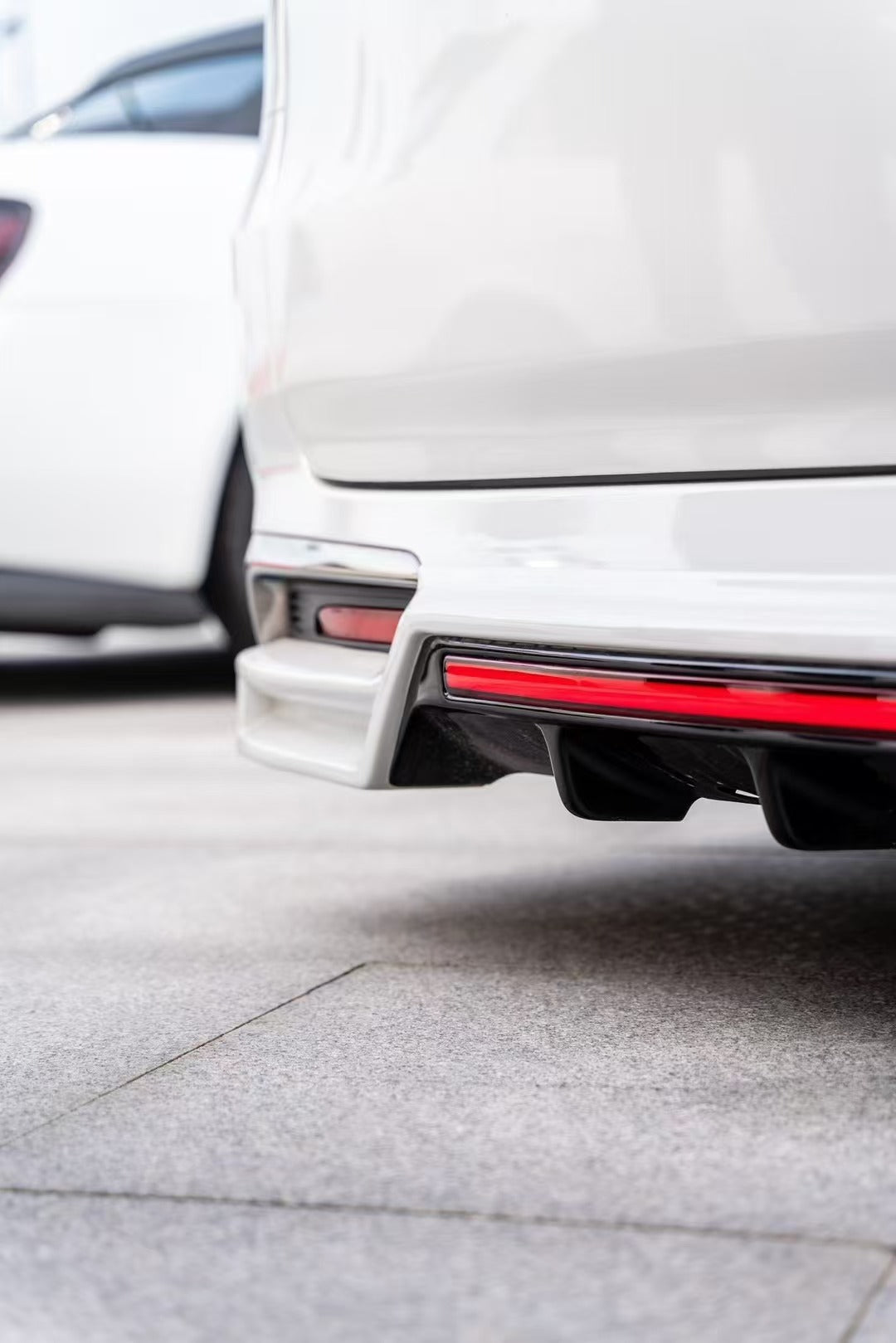 Honda Odyssey EX/EX-L/LX/Sport/Touring/Elite 2021-2024 with Aftermarket Parts - Rear Diffuser PP from Yofer.co