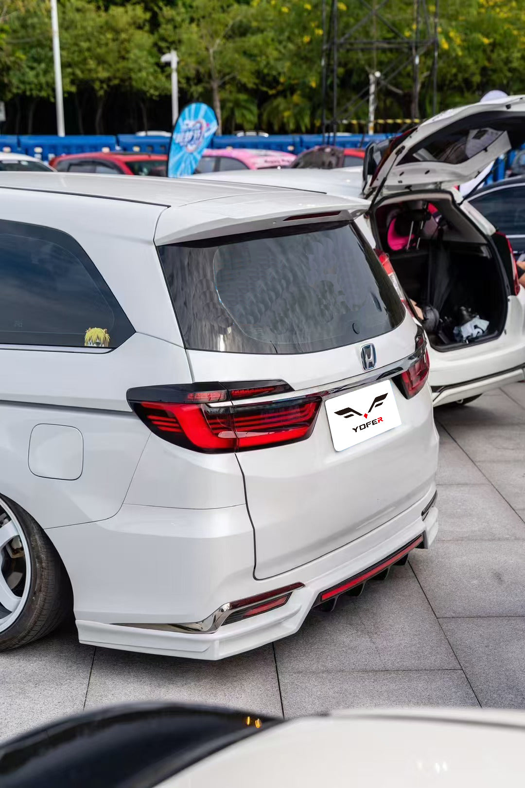 Honda Odyssey EX/EX-L/LX/Sport/Touring/Elite 2021-2024 with Aftermarket Parts - Rear Diffuser PP from Yofer.co