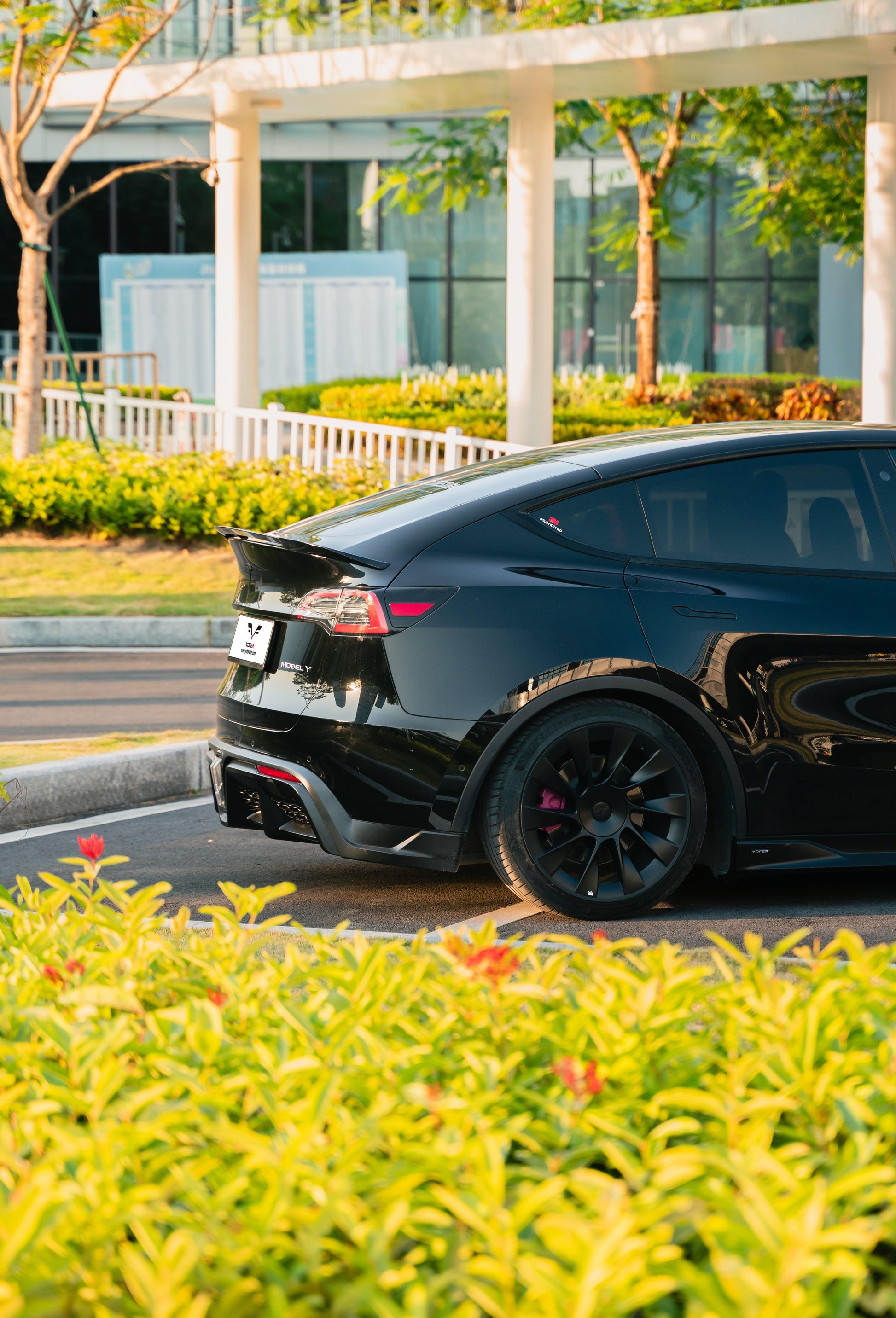 Tesla Model Y / Performance 2021-ON with Aftermarket Parts - Loong Flames Max Rear Diffuser PP from Yofer.co