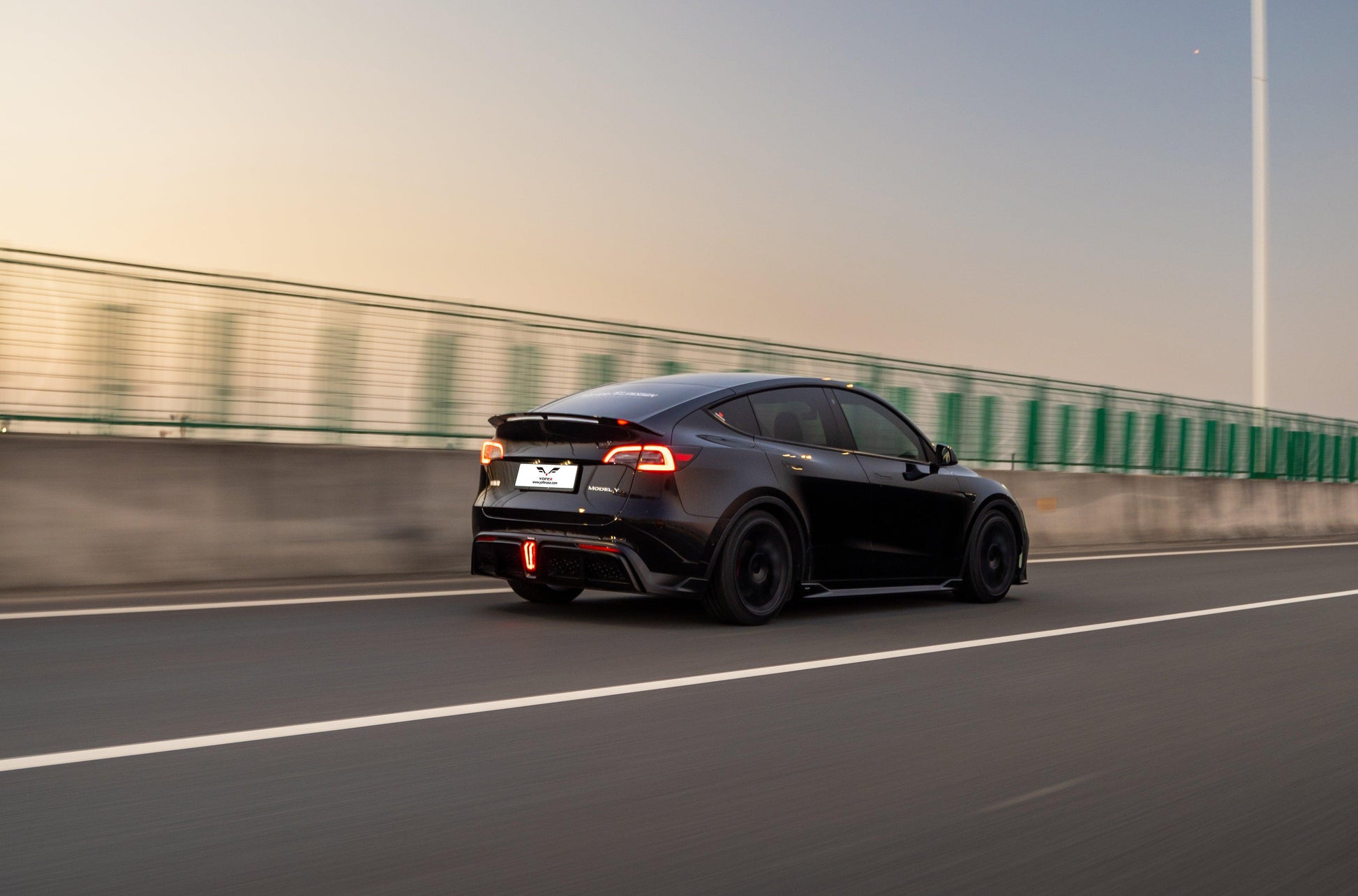 Tesla Model Y / Performance 2021-ON with Aftermarket Parts - Loong Flames Max Rear Diffuser PP from Yofer.co