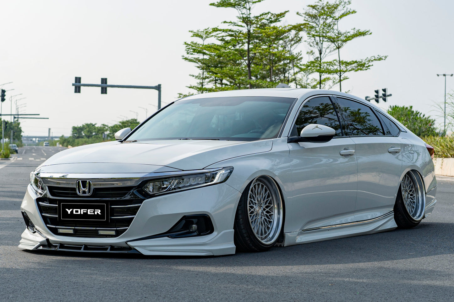 Honda Accord 10.5th Gen facelift 2021-2022 with Aftermarket Parts - Front Lip Splitter PP from Yofer.co
