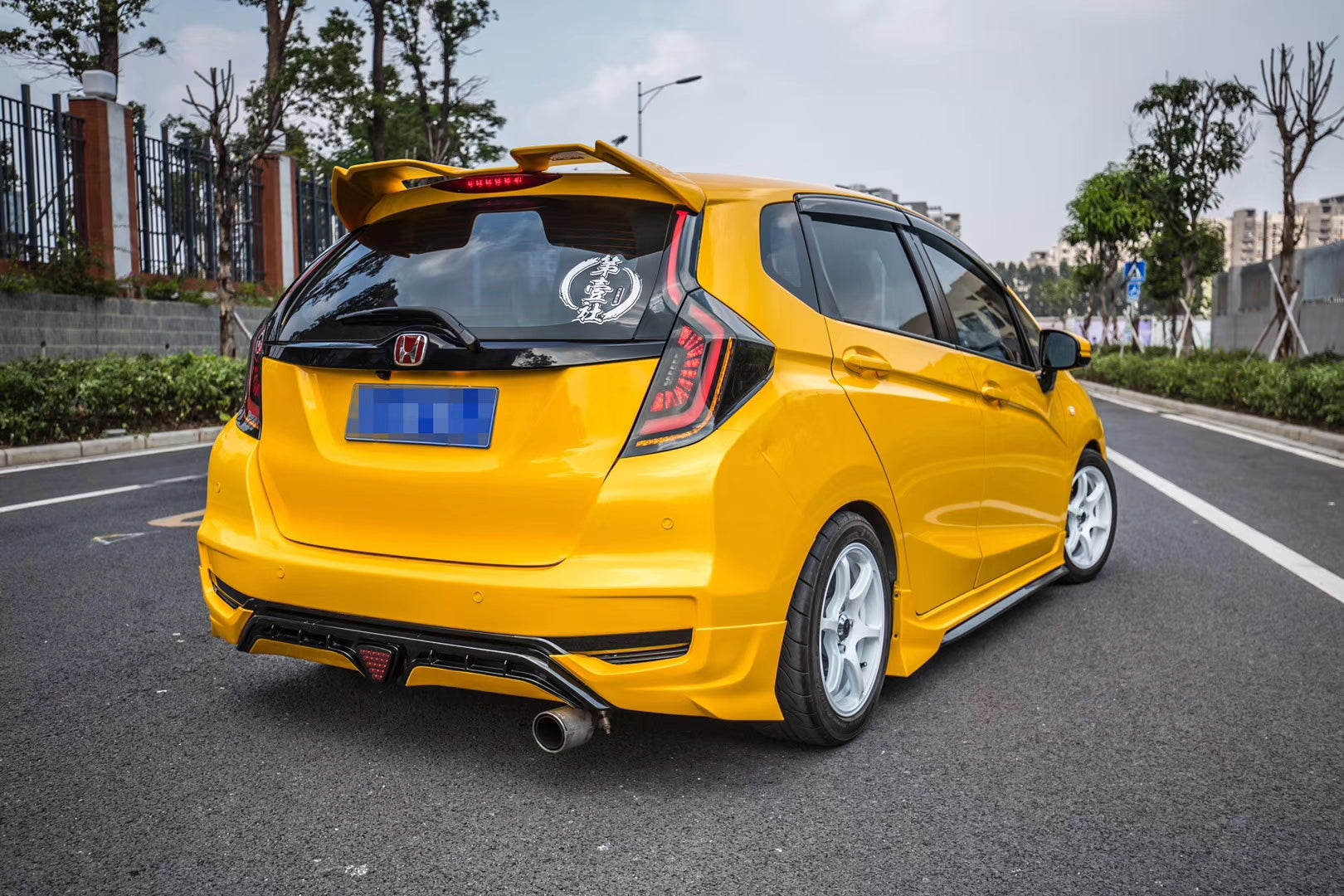 Honda Fit 3rd Gen GK3 GK4 GK5 GK6 GK7 GH7 GP5 GP6 2018 2019 2020 with Aftermarket Parts - Side Skirts PP from Yofer.co