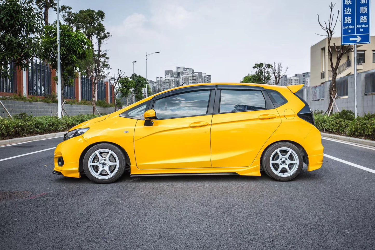 Honda Fit 3rd Gen GK3 GK4 GK5 GK6 GK7 GH7 GP5 GP6 2018 2019 2020 with Aftermarket Parts - Side Skirts PP from Yofer.co