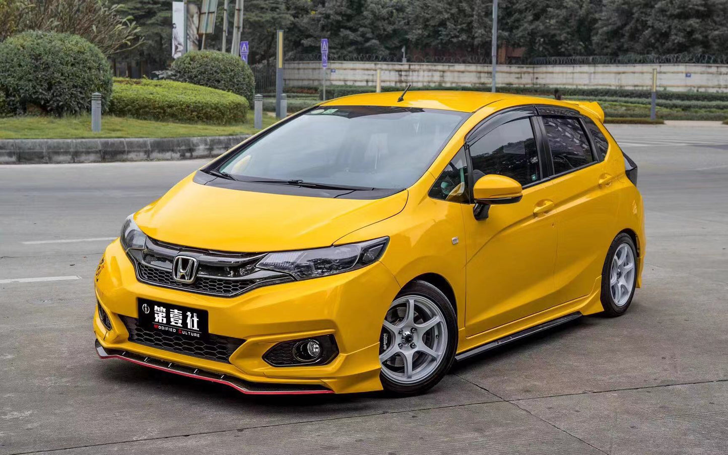 Honda Fit 3rd Gen GK3 GK4 GK5 GK6 GK7 GH7 GP5 GP6 2018 2019 2020 with Aftermarket Parts - Front Lip Splitter PP from Yofer.co