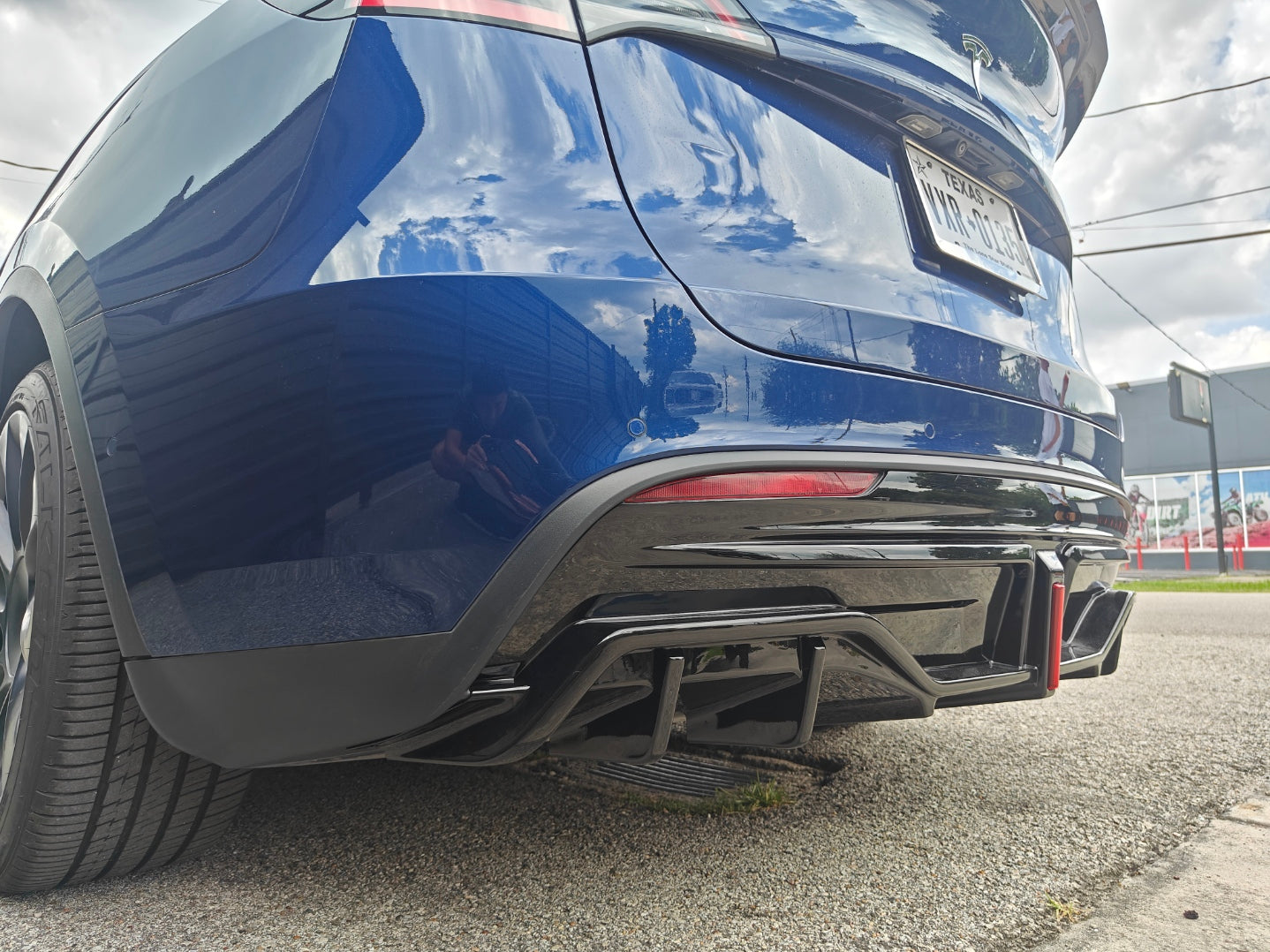 Tesla Model Y / Performance 2021 2022 2023 2024 with Aftermarket Parts - V2 Rear Diffuser PP from Yofer.co