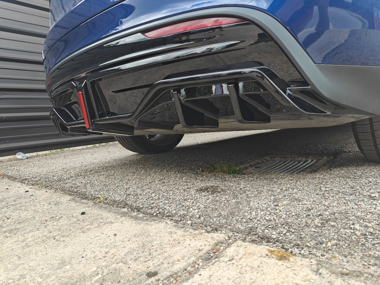 Tesla Model Y / Performance 2021 2022 2023 2024 with Aftermarket Parts - V2 Rear Diffuser PP from Yofer.co