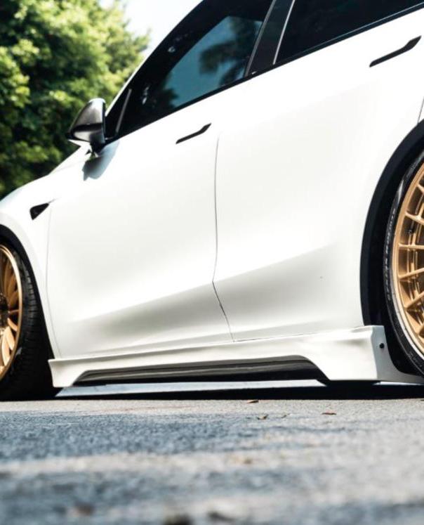 Tesla Model Y / Performance 2021 2022 2023 2024 with Aftermarket Parts - V2 Side Skirts PP from Yofer.co