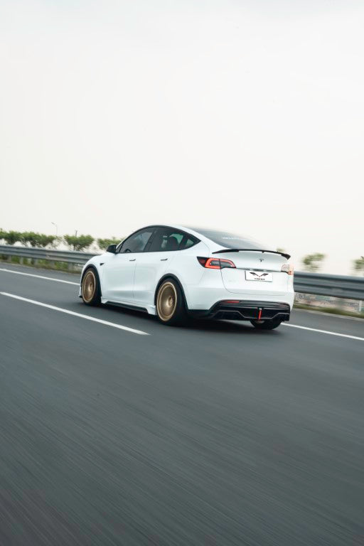 Tesla Model Y / Performance 2021 2022 2023 2024 with Aftermarket Parts - V2 Side Skirts PP from Yofer.co