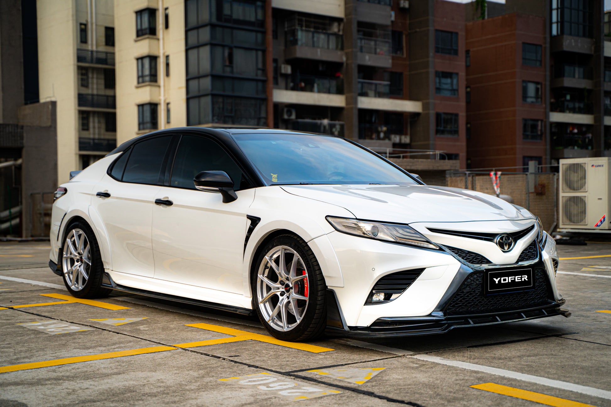 Toyota Camry 8th Gen XV70 SE XSE 2018-2020 with Aftermarket Parts - V1 Style Front Lip Splitter PP from Yofer.co
