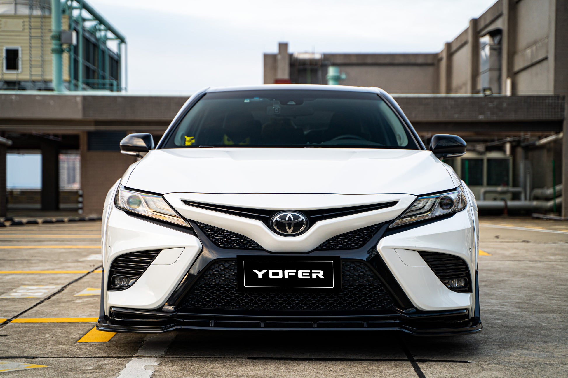 Toyota Camry 8th Gen XV70 SE XSE 2018-2020 with Aftermarket Parts - V1 Style Front Lip Splitter PP from Yofer.co