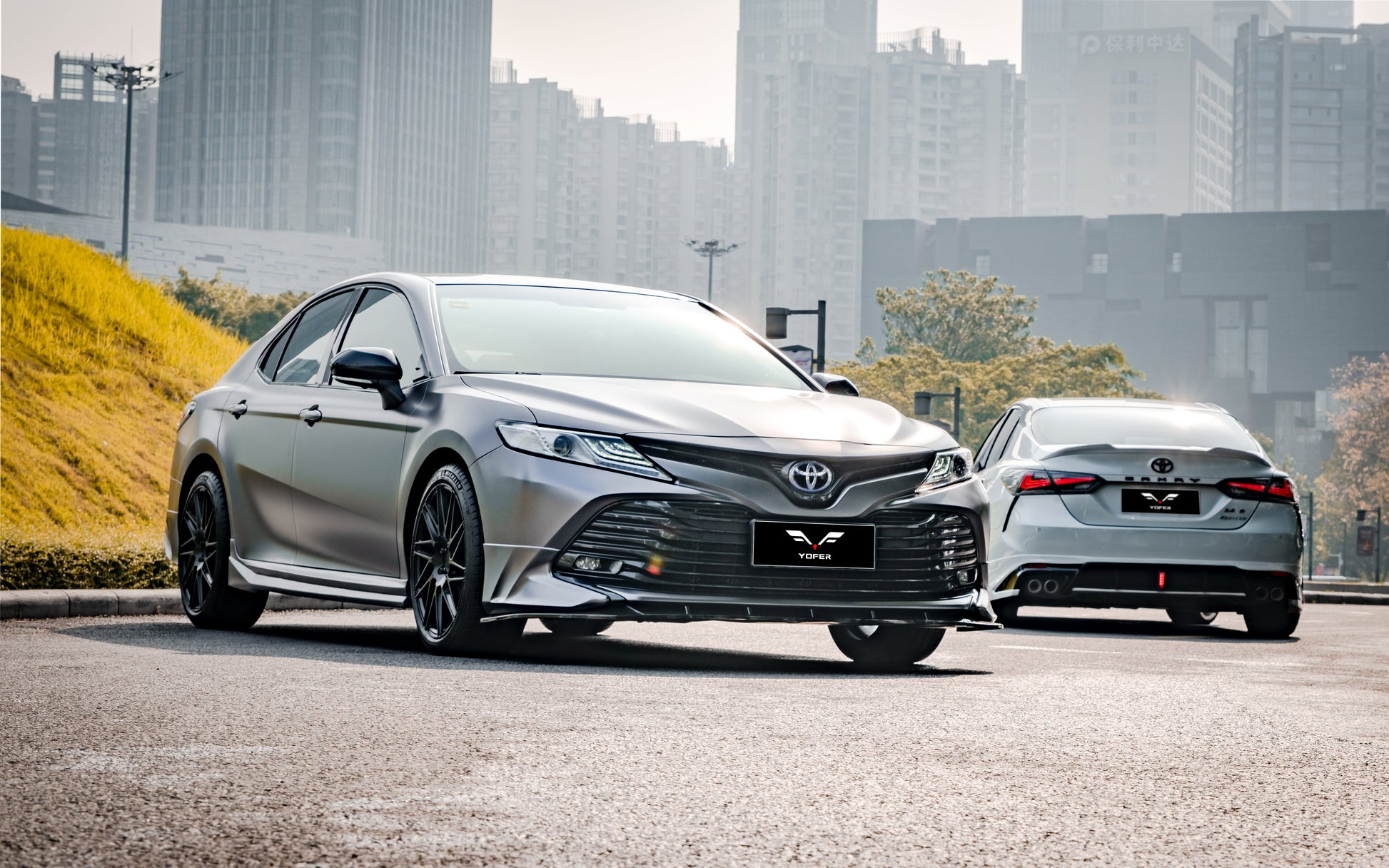 Toyota Camry 8th Gen XV70 LE XLE 2018-2020 with Aftermarket Parts - Front Lip & Side Spliters PP from Yofer.co