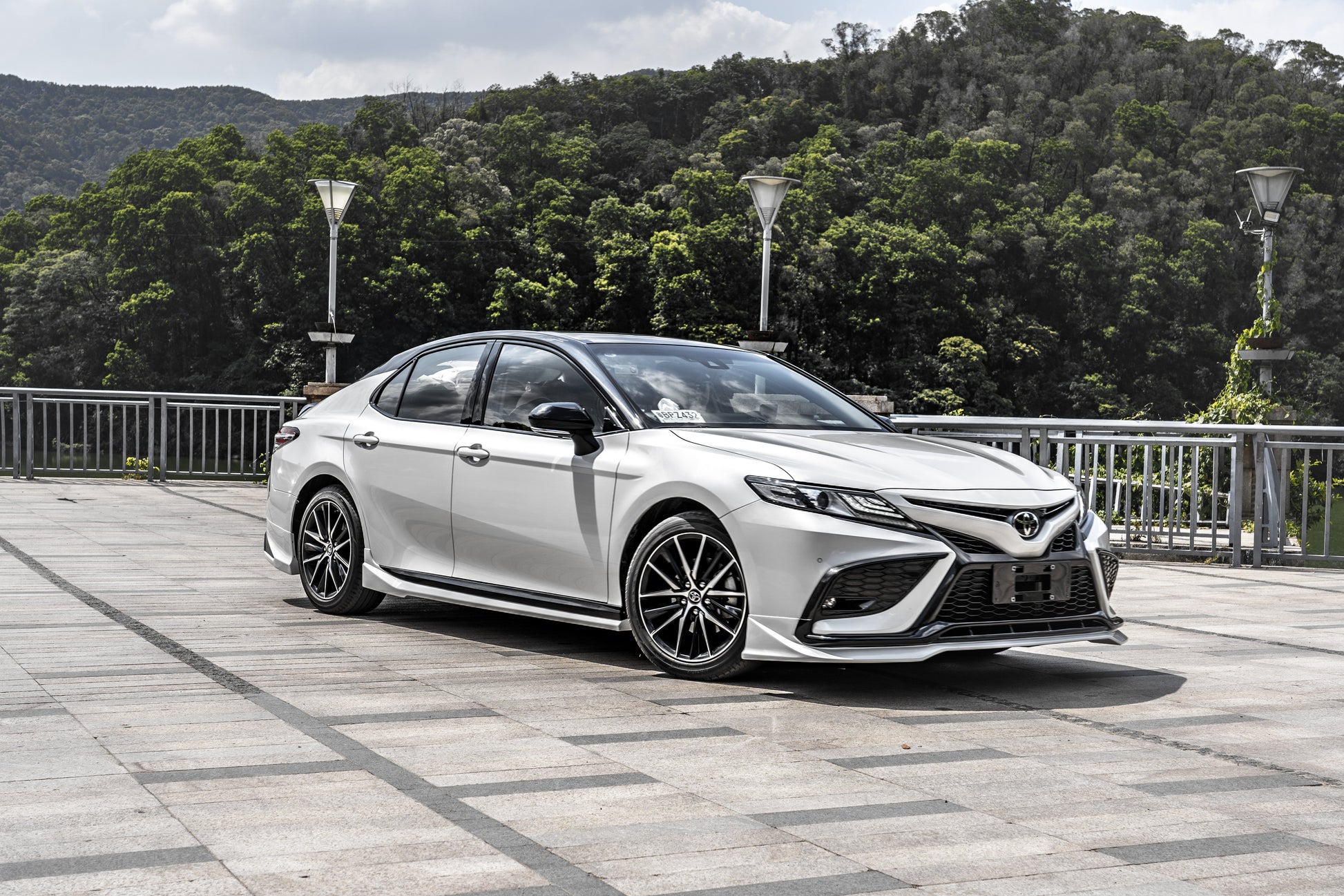 Toyota Camry 8th Gen XV70 SE XSE 2021-2024 with Aftermarket Parts - Front Lip Splitter PP from Yofer.co