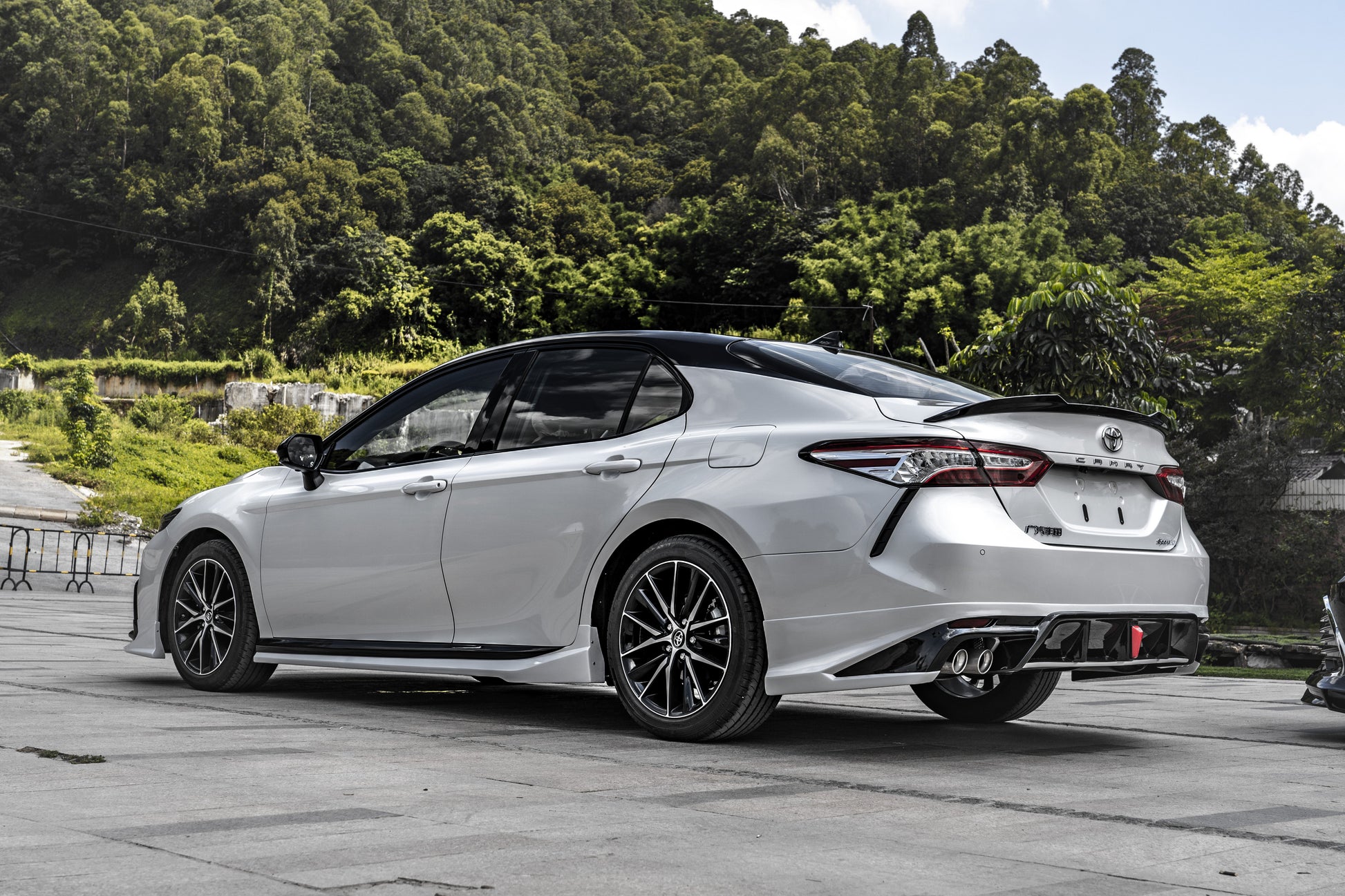 Toyota Camry 8th Gen XV70 TRD SE XSE LE XLE 2018-2024 with Aftermarket Parts - V2 Style Rear Spoiler ABS from Yofer.co