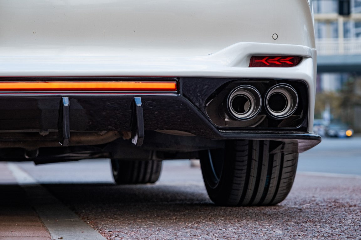 Toyota Avalon 5th Gen XX50 2019-2022 with Aftermarket Parts - Rear Diffuser & Canards PP from Yofer.co