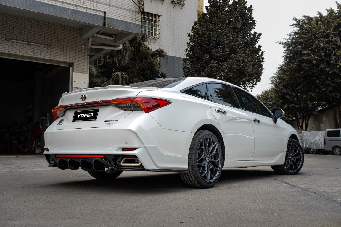 Toyota Avalon 5th Gen XX50 2019-2022 with Aftermarket Parts - Side Skirts PP from Yofer.co