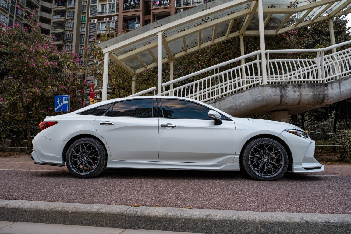 Toyota Avalon 5th Gen XX50 2019-2022 with Aftermarket Parts - Side Skirts PP from Yofer.co
