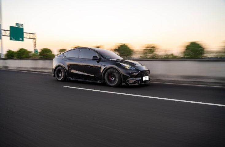 Tesla Model Y / Performance 2021-ON with Aftermarket Parts - Loong Flames Max Side Skirts PP from Yofer.co